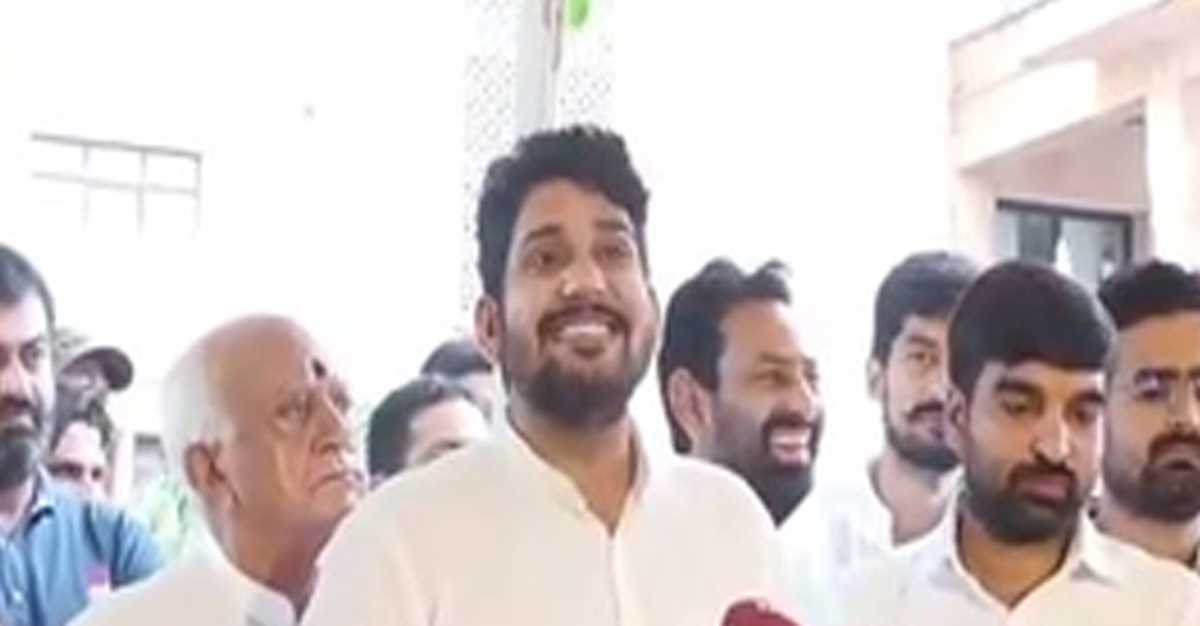 कांग्रेस विधायक मुकेश भाकर विधानसभा से निलंबित, बोले - ‘मैं अपना स्टाइल बदलने वाला नहीं’